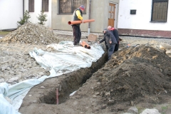 2014-dlazba-pred-kostolom001