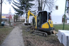 2014-dlazba-pred-kostolom007